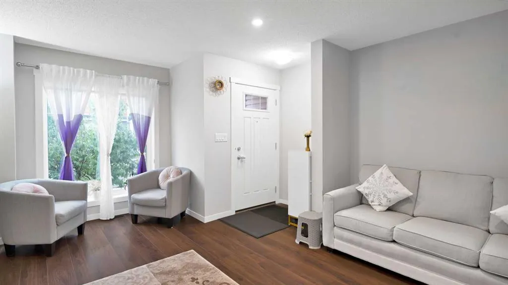 7451 Falconridge Boulevard NE #2016