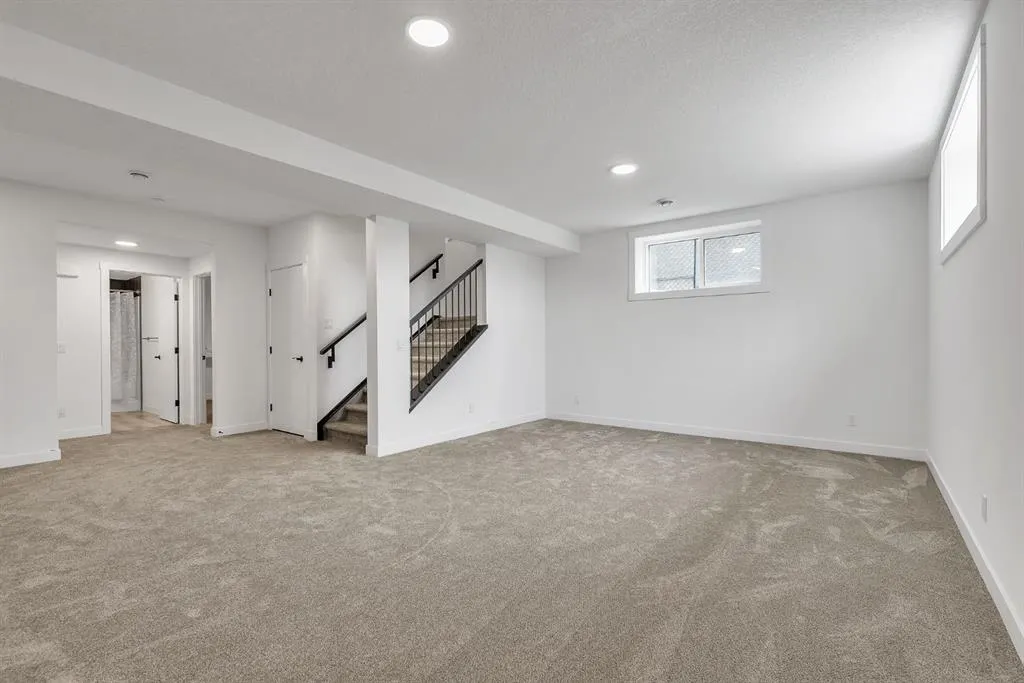 406 Rowley Way NW