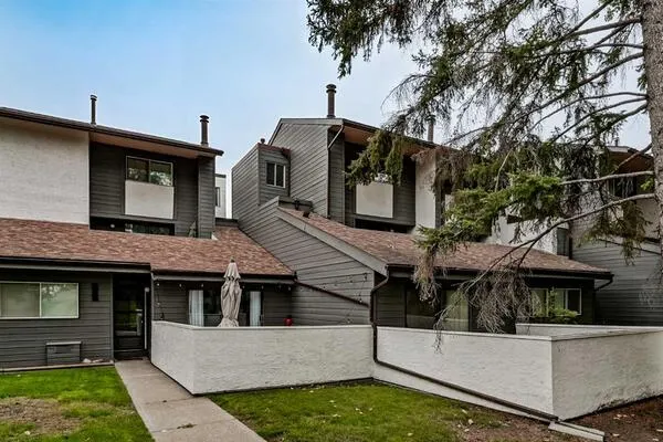 2520 Palliser Drive SW