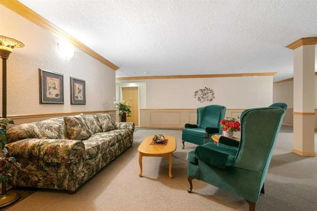 6868 Sierra Morena Boulevard SW #246