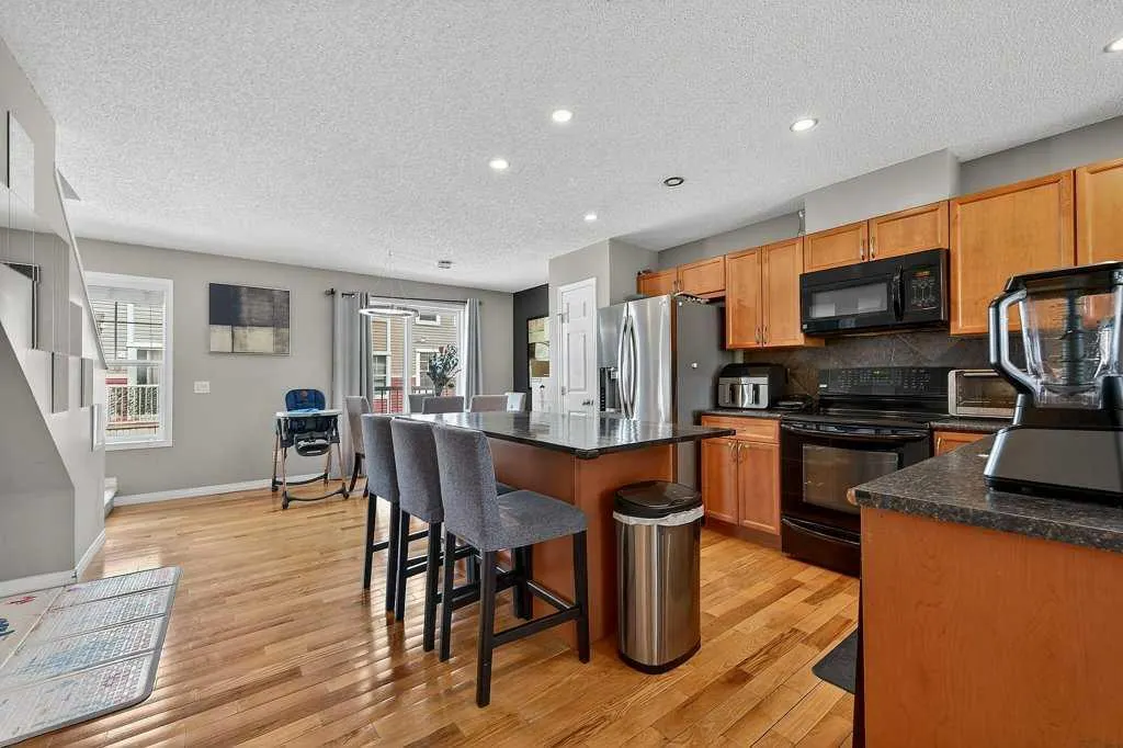 3031 New Brighton Gardens SE