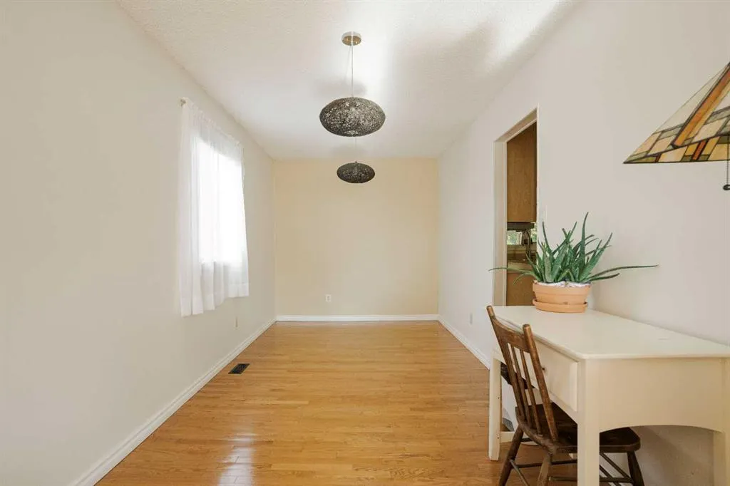 307 Cochrane Crescent