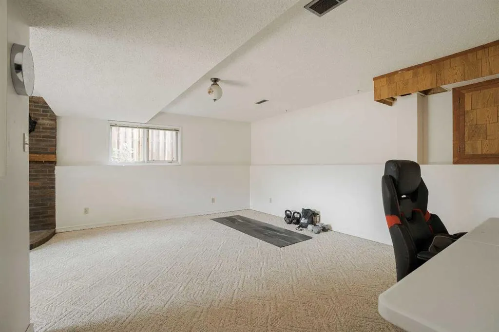 307 Cochrane Crescent