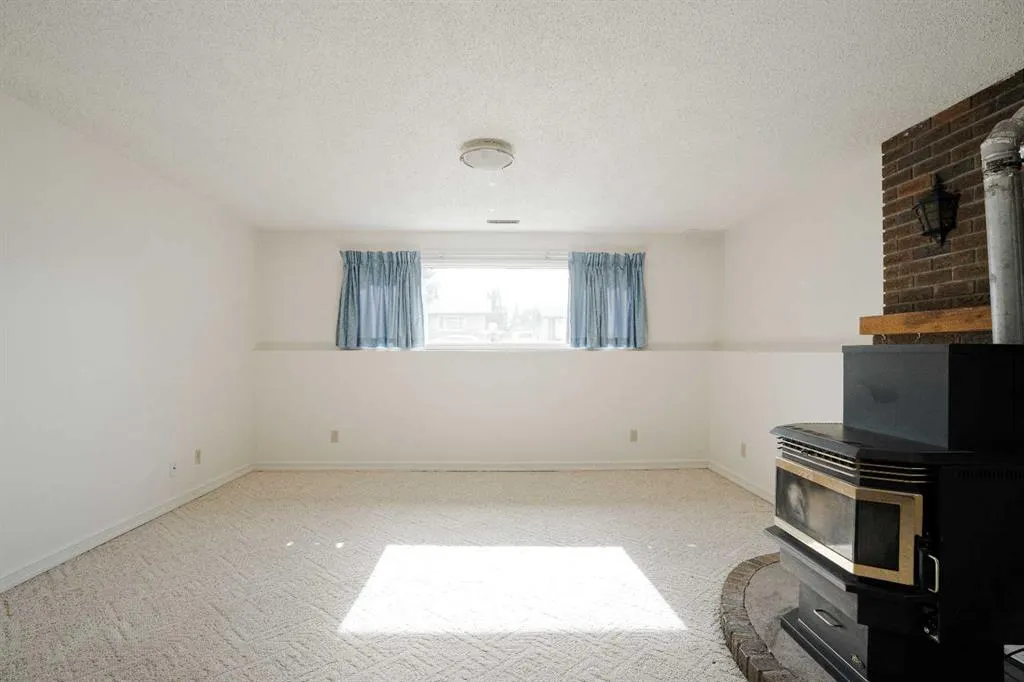 307 Cochrane Crescent