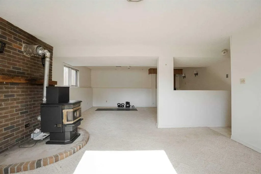 307 Cochrane Crescent
