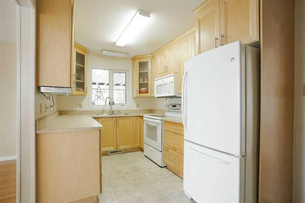 307 Cochrane Crescent
