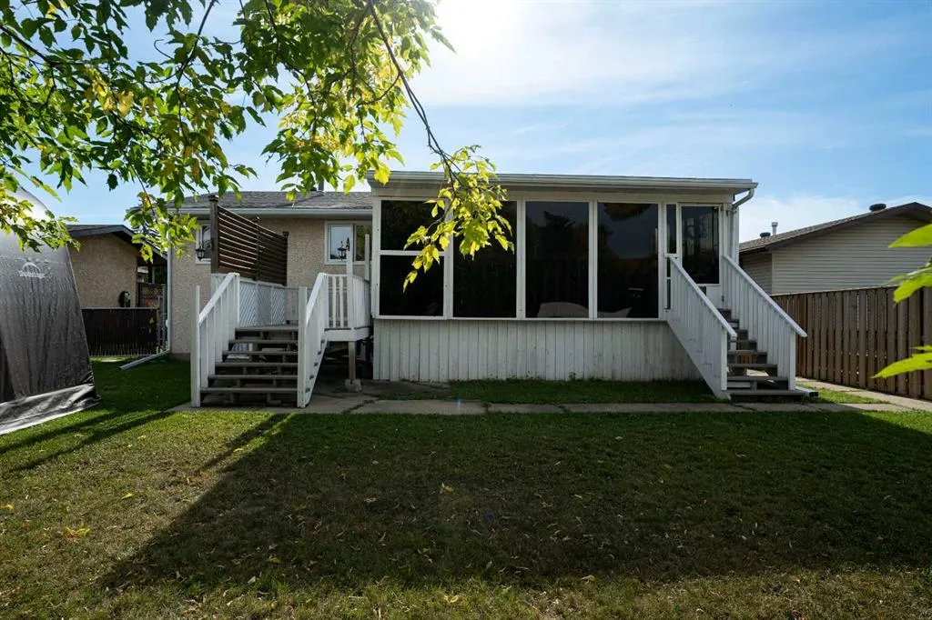 307 Cochrane Crescent