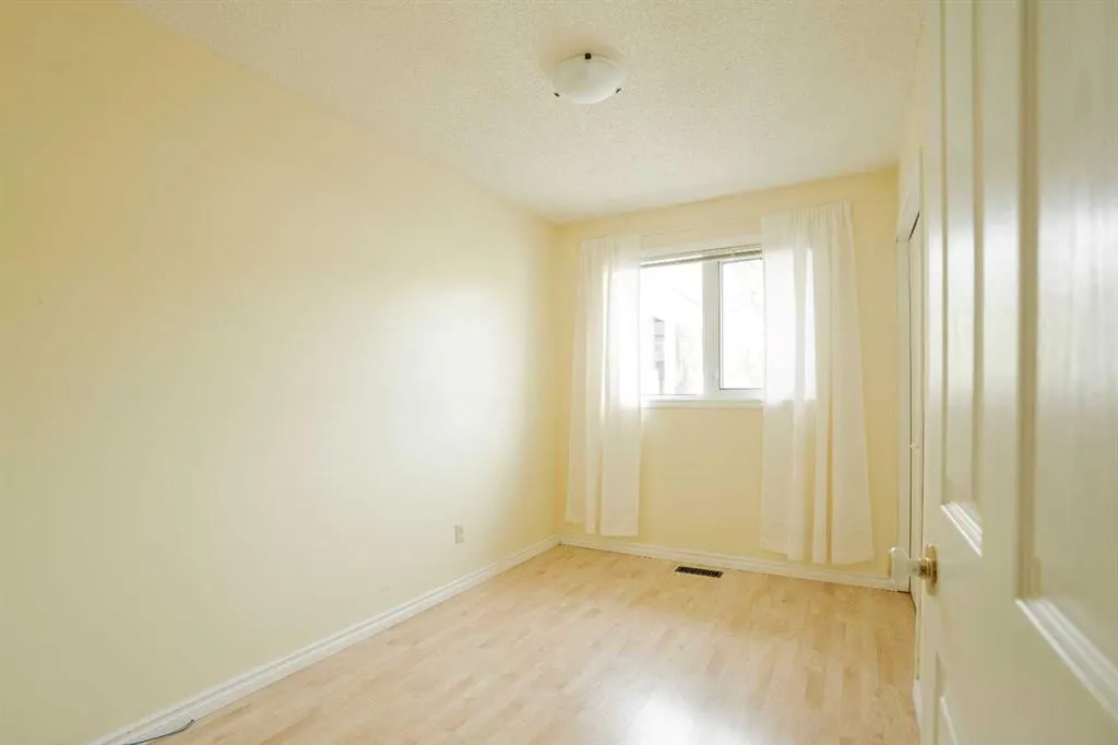 307 Cochrane Crescent