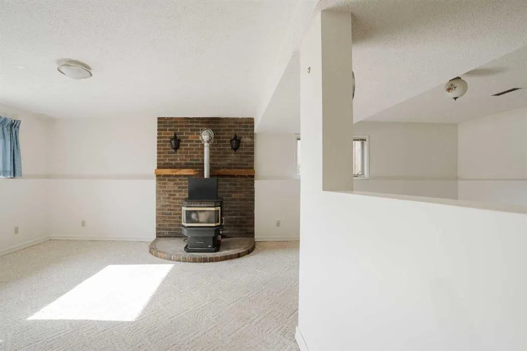 307 Cochrane Crescent