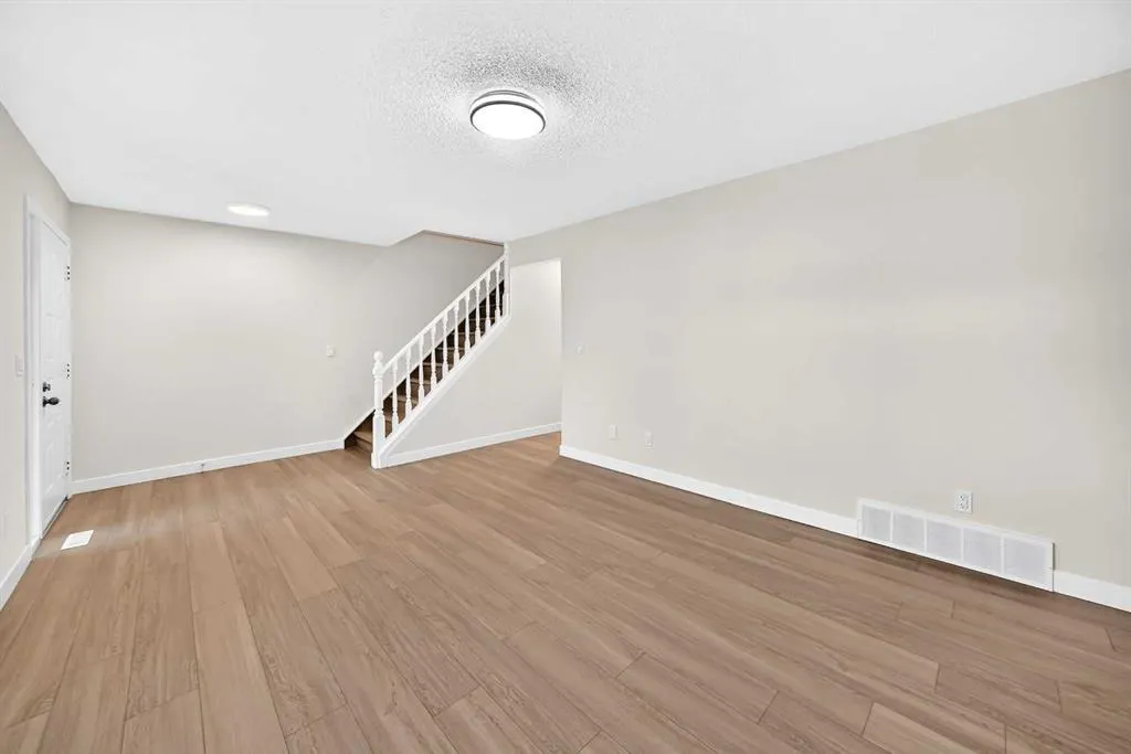 18 Dalhousie Crescent NW
