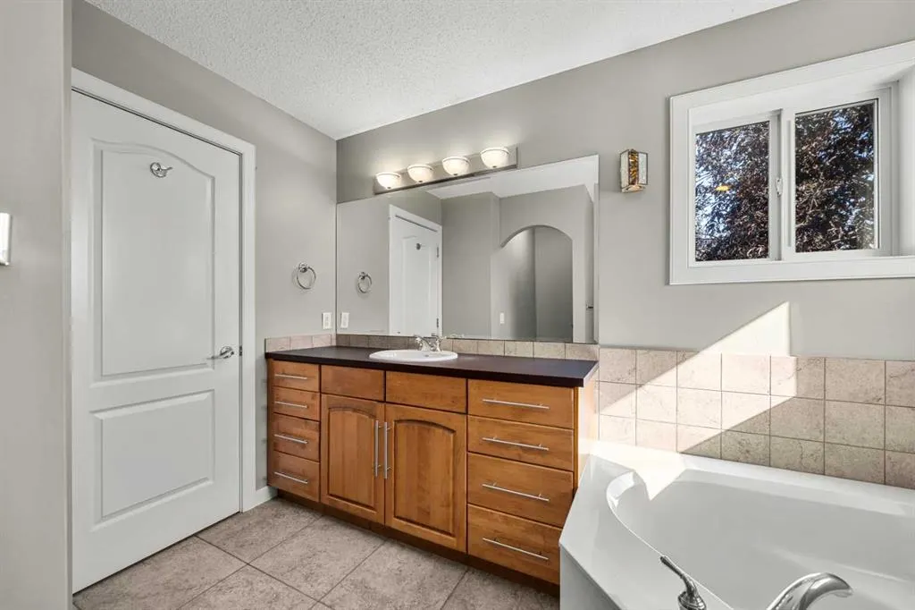 87 Brightonstone Gardens SE