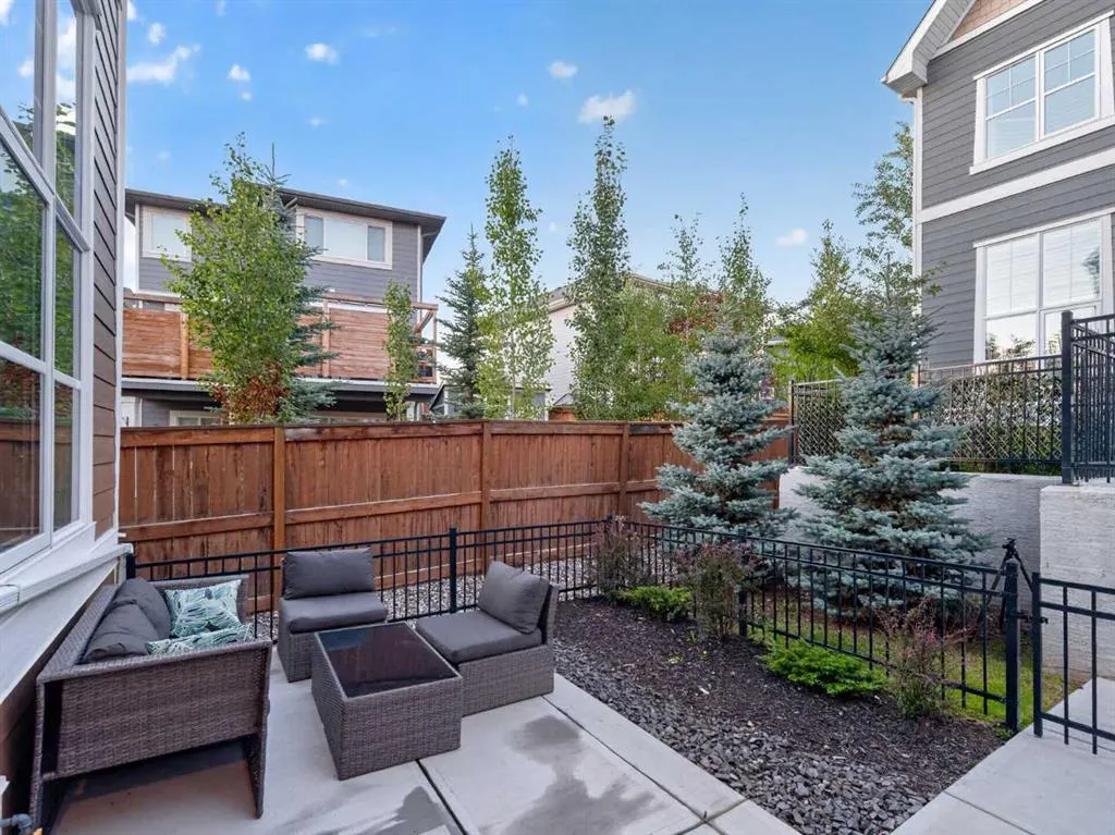 817 Cranbrook Walk SE