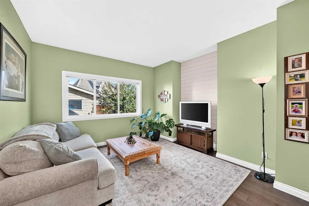 10 Reunion Grove NW