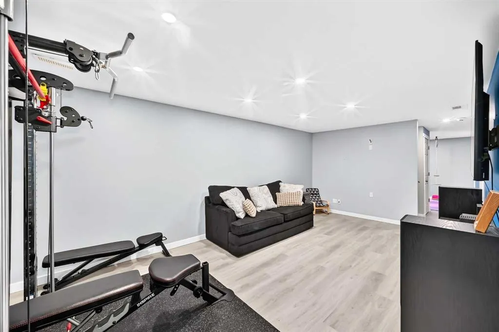 10 Reunion Grove NW