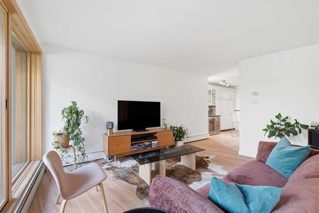 323 13 Avenue SW #203