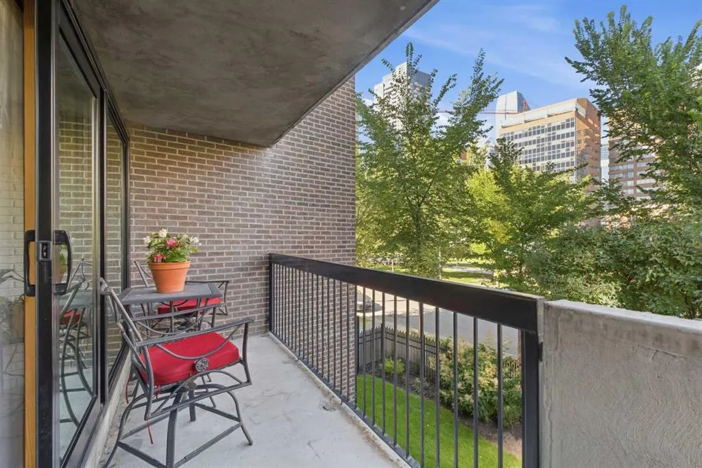 323 13 Avenue SW #203