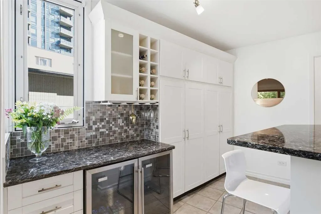 323 13 Avenue SW #203