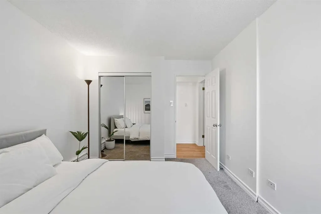 323 13 Avenue SW #203