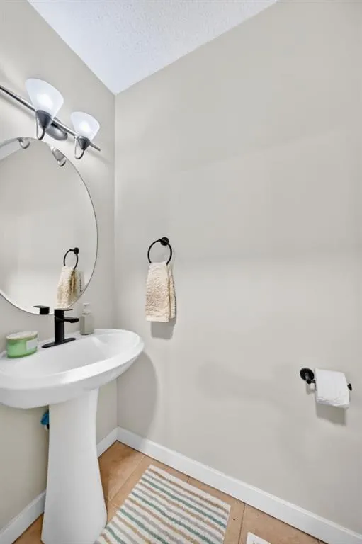 793 Luxstone Landing
