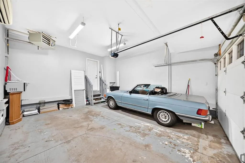 793 Luxstone Landing