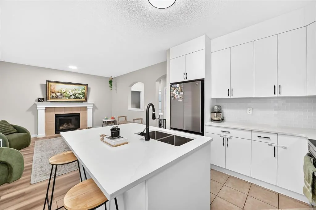 793 Luxstone Landing