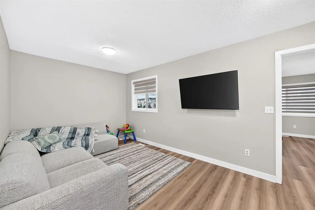 793 Luxstone Landing