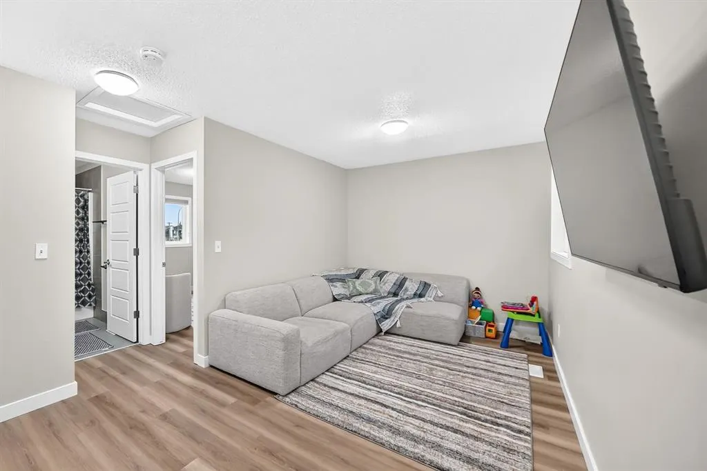 793 Luxstone Landing