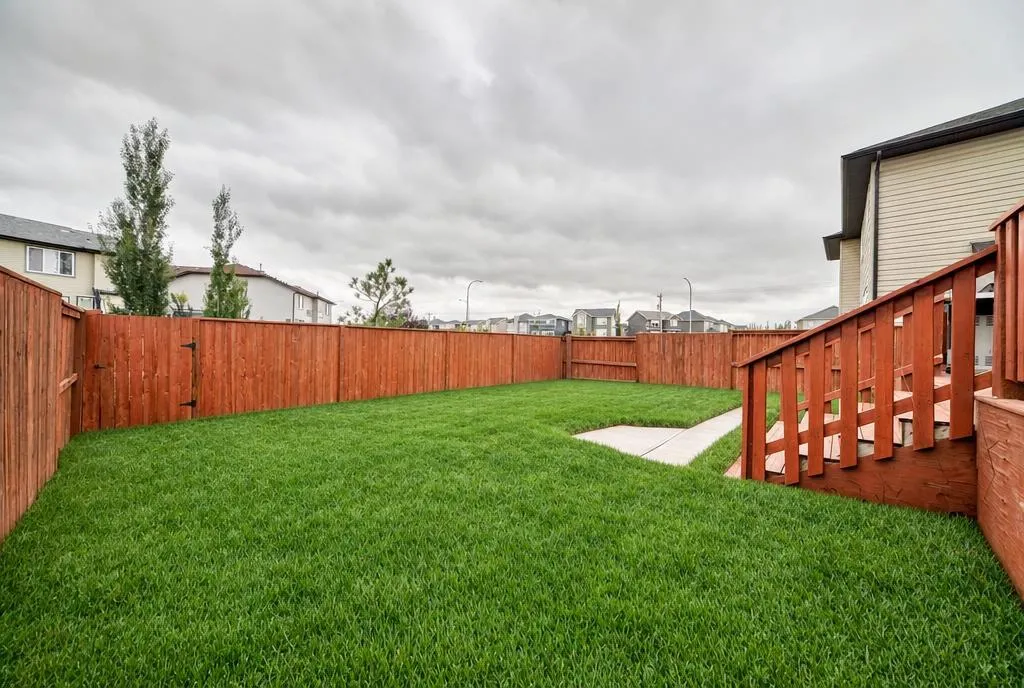 793 Luxstone Landing