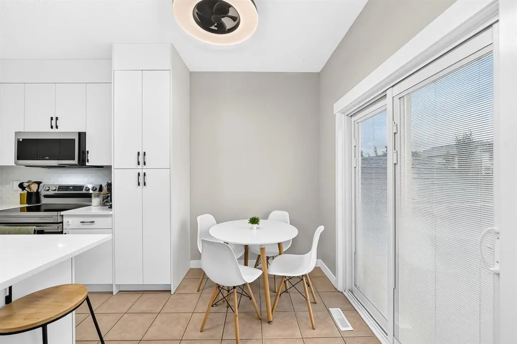 793 Luxstone Landing