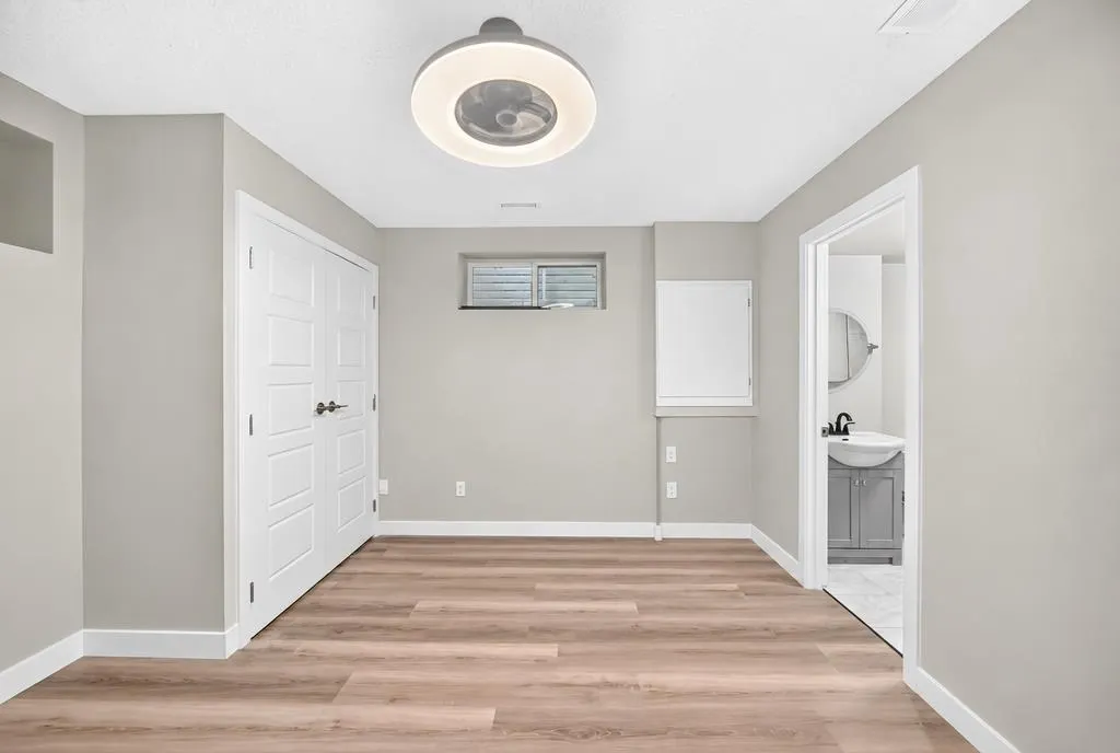 793 Luxstone Landing