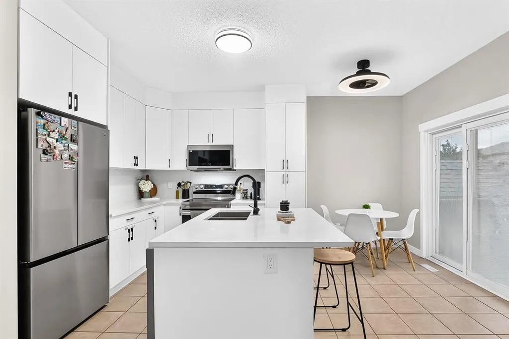 793 Luxstone Landing