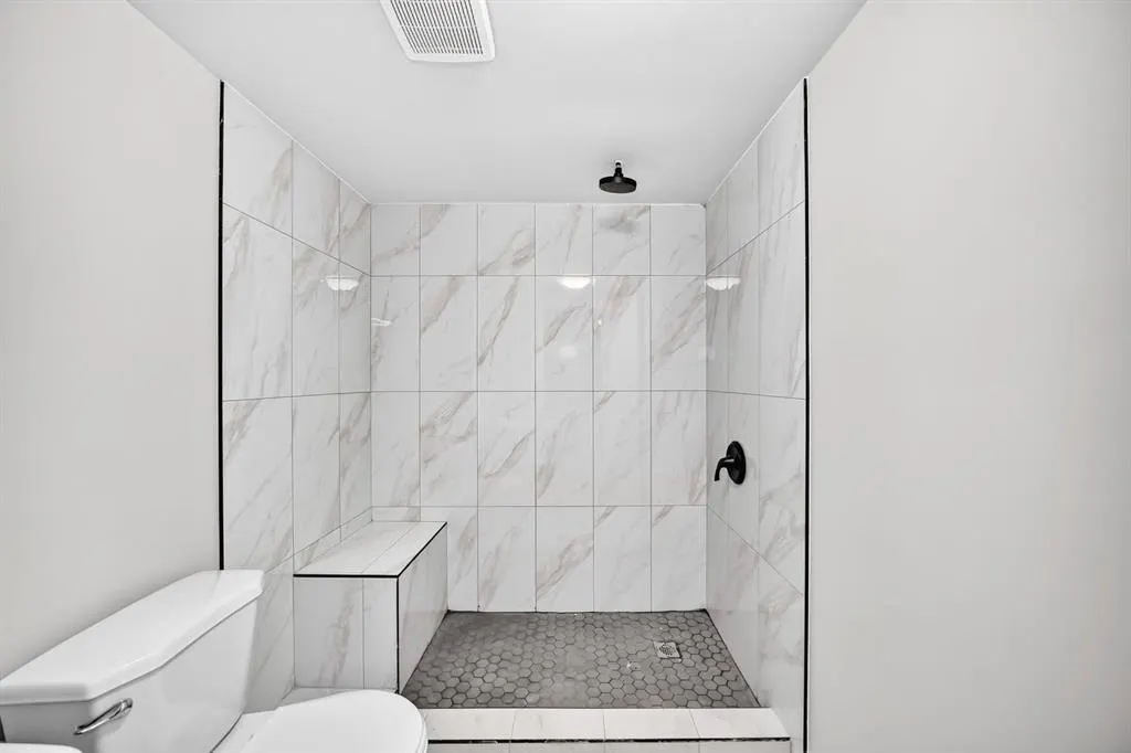 793 Luxstone Landing