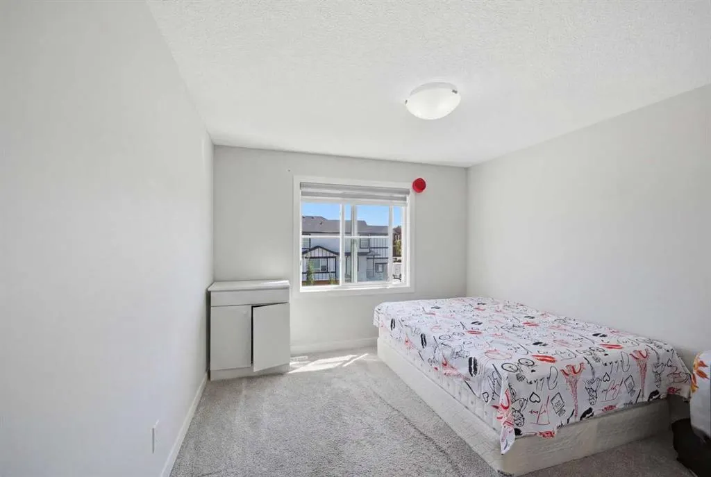 107 Savanna Way NE