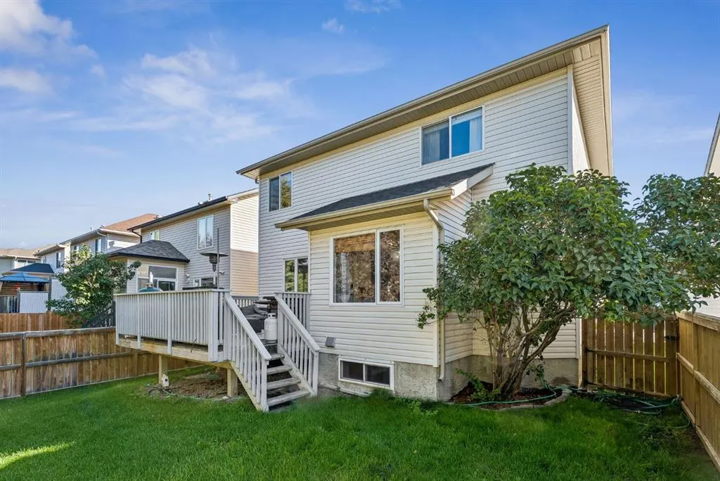 8 Fairways Place NW