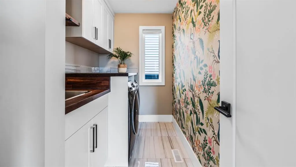 35 Carringvue Street NW