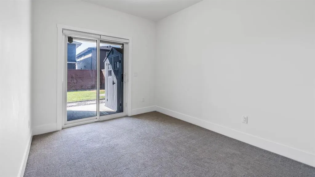 35 Carringvue Street NW