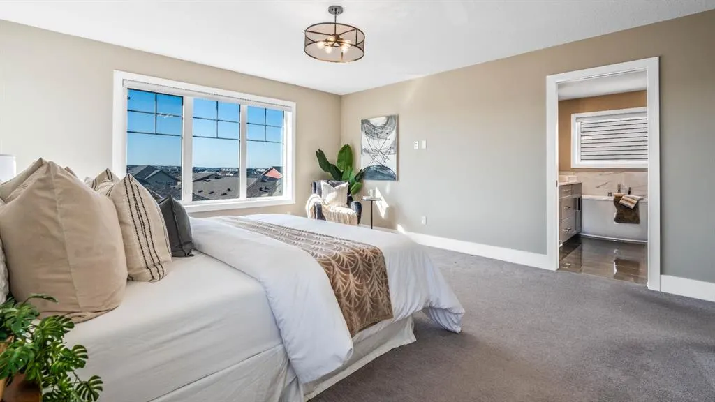 35 Carringvue Street NW