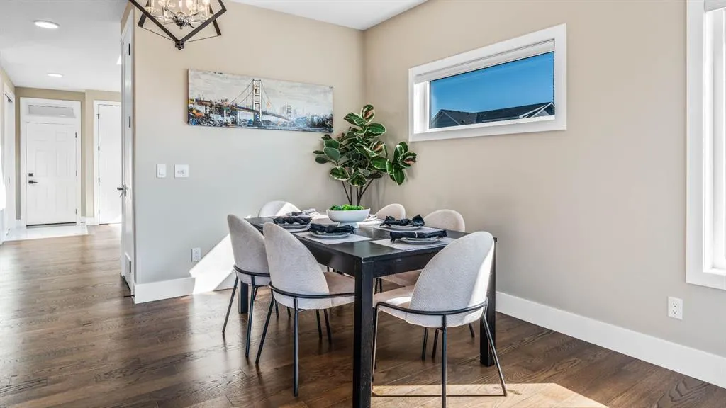 35 Carringvue Street NW