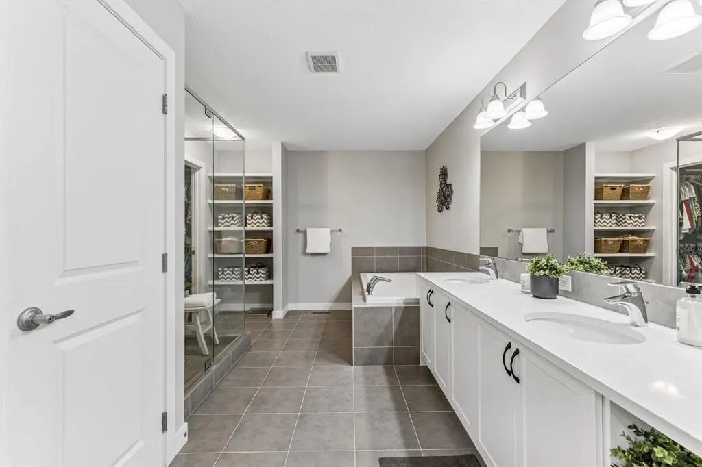 264 Riviera Way