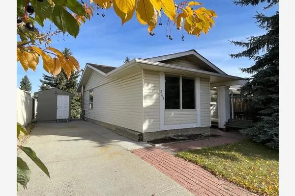247 Bracewood Road SW