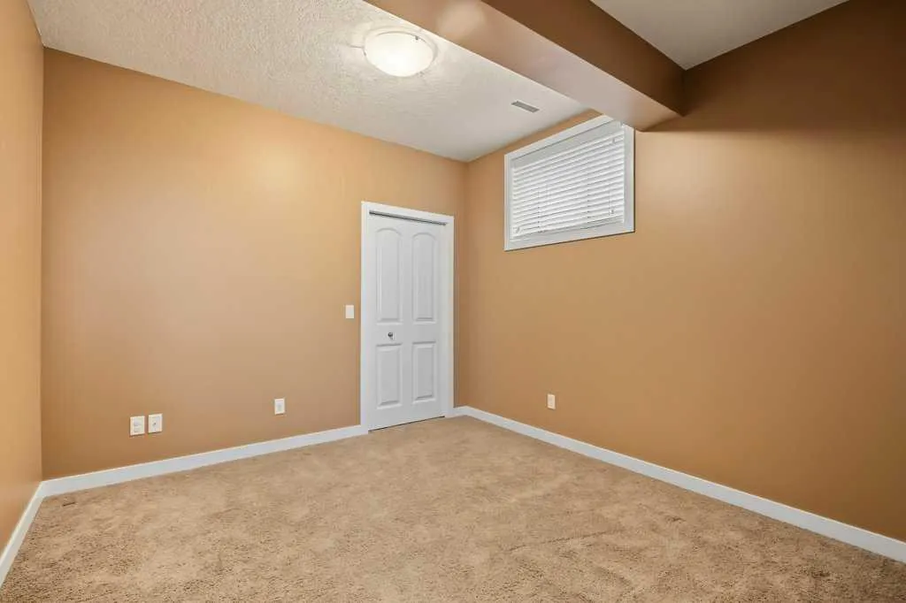 162 Brightonstone Landing SE