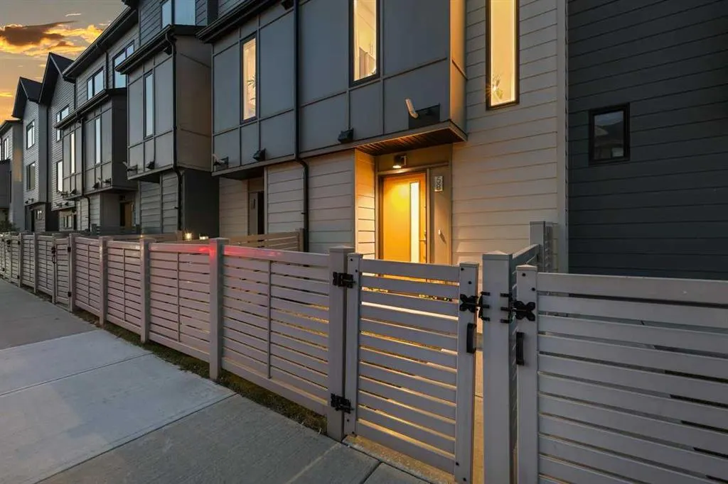 58 Evanscrest Court NW