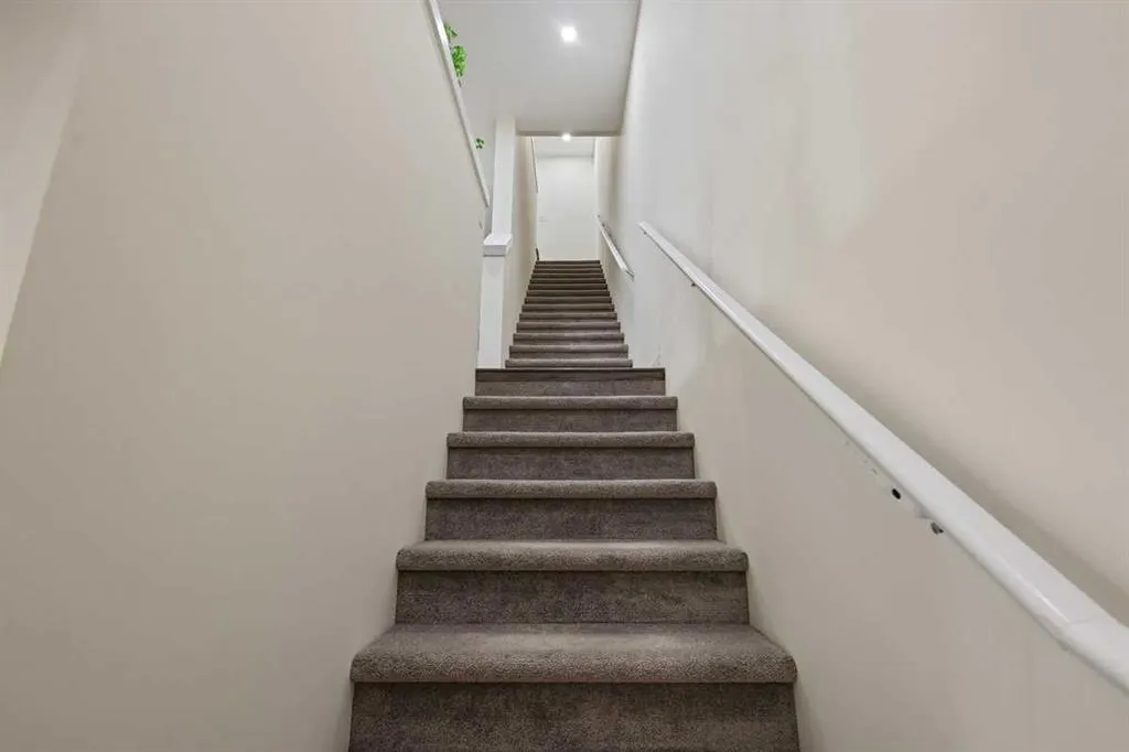 58 Evanscrest Court NW