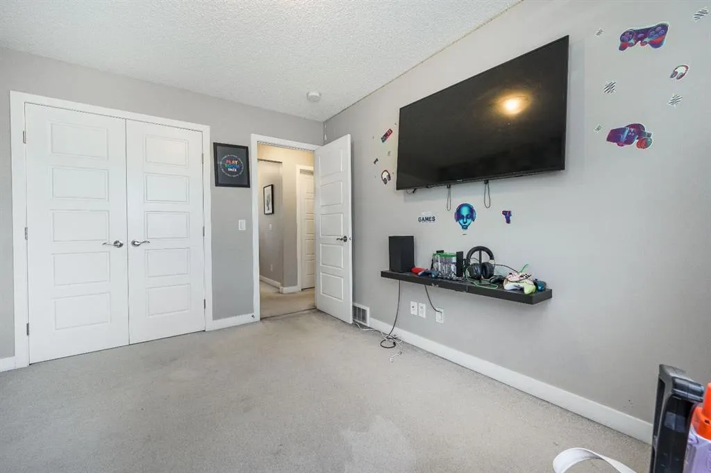 5 Masters Street SE