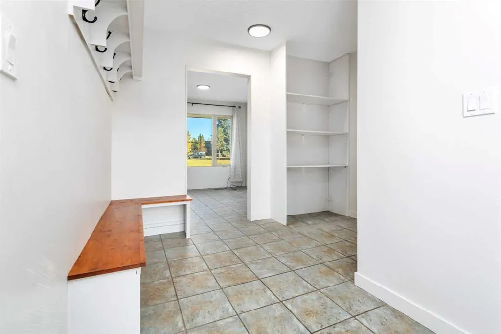 5 Ward Crescent N