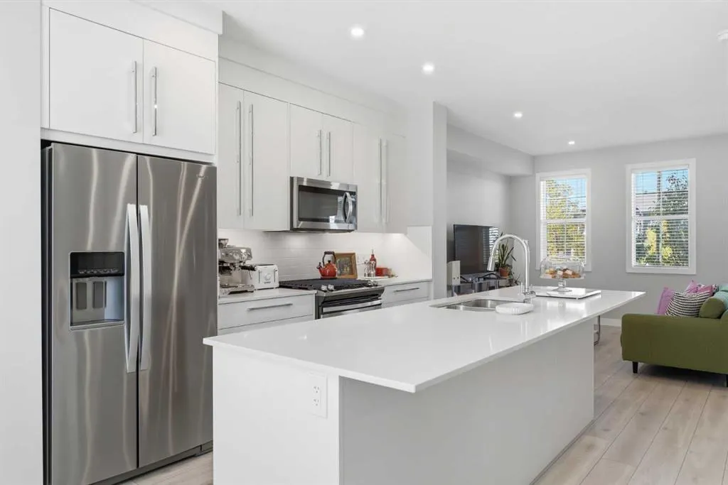 416 West Lakeview Drive