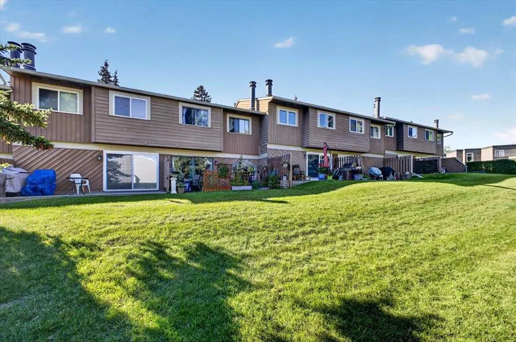 4940 39 Avenue SW #61