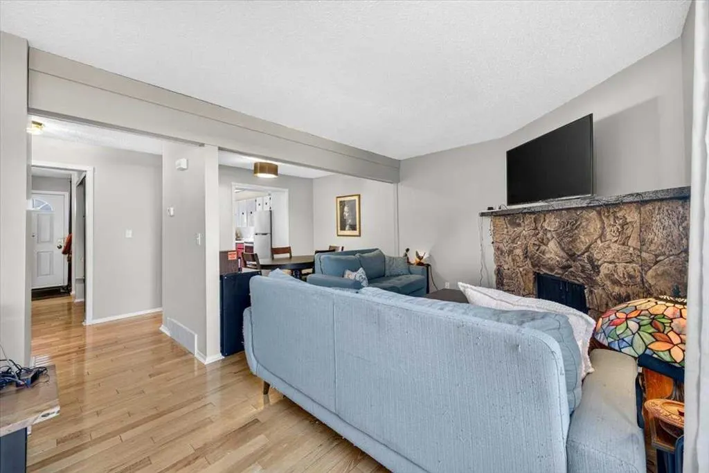4940 39 Avenue SW #61