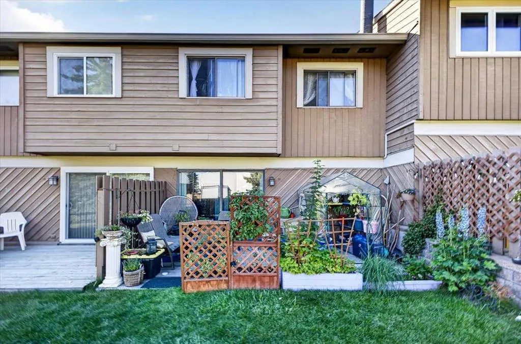 4940 39 Avenue SW #61