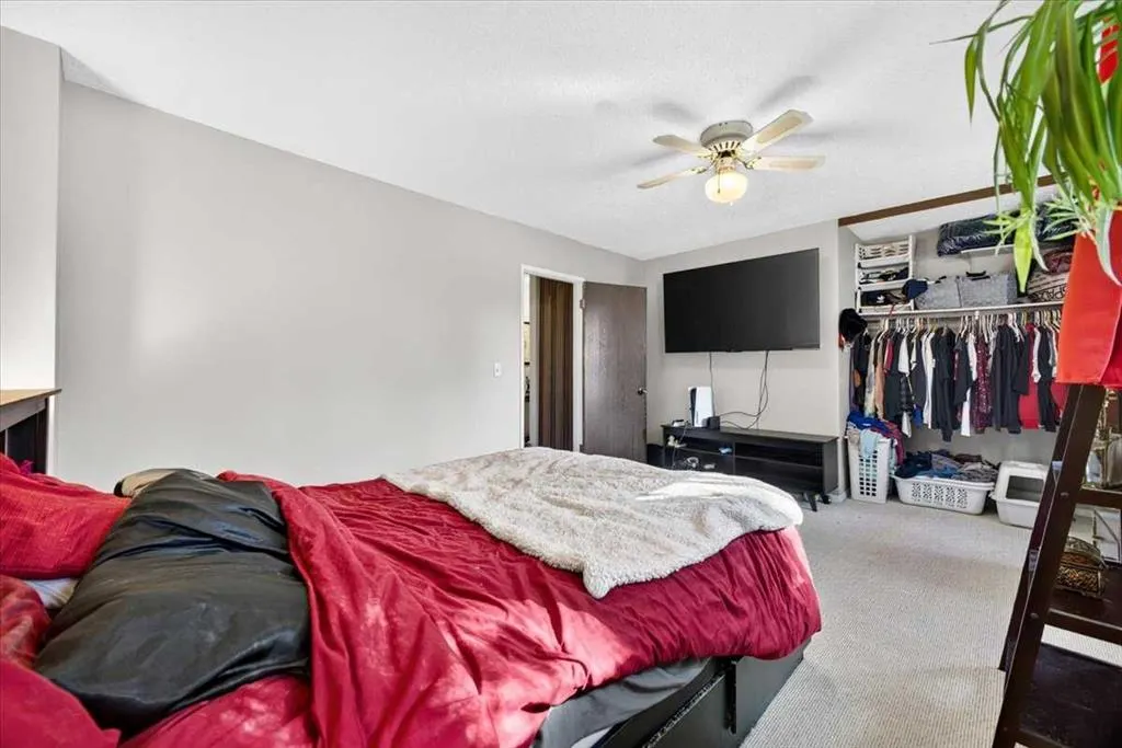 4940 39 Avenue SW #61